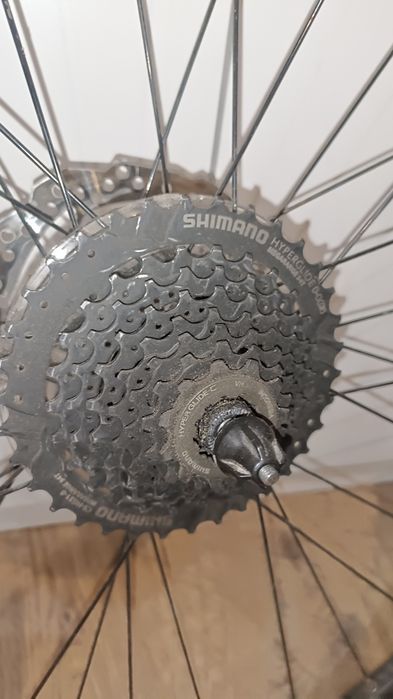 Komplet kół 28 cali pod tarcze prawie nowe