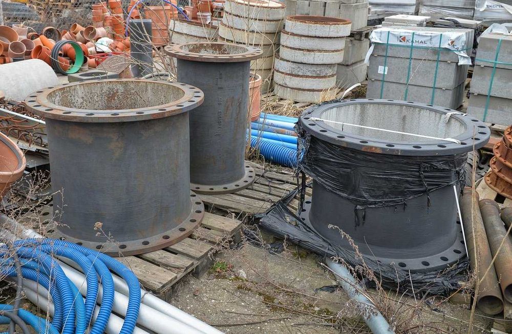 Króćce żeliwne jedno i dwukołnierzowe DN800, DN700, DN600, DN500