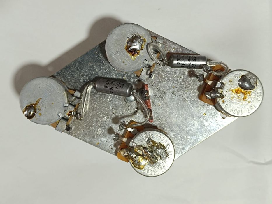 Genuíno Gibson Deluxe Tuners, Stoptail/Ponte TOM Nashville, eletrónica