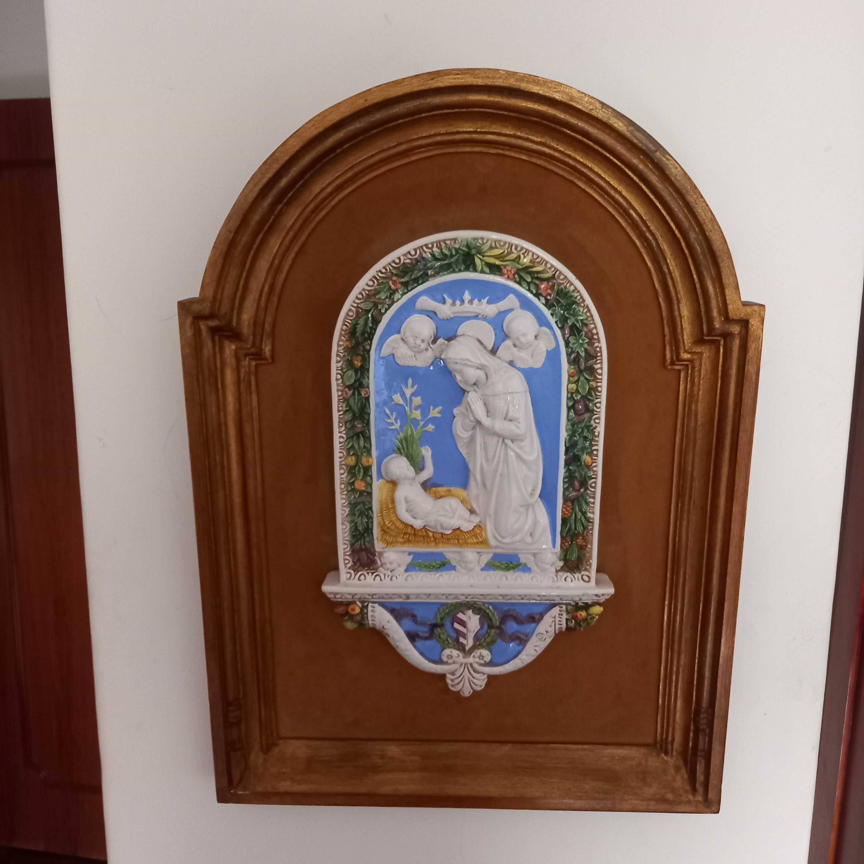 Placa em porcelana vidrada adoração da criança 40X24 cm.