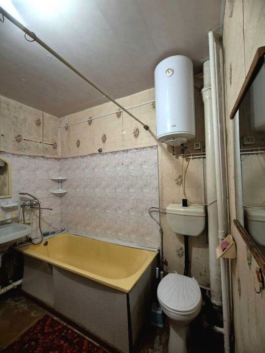 Продам житлову  1-но кім квартиру Східний Лісового