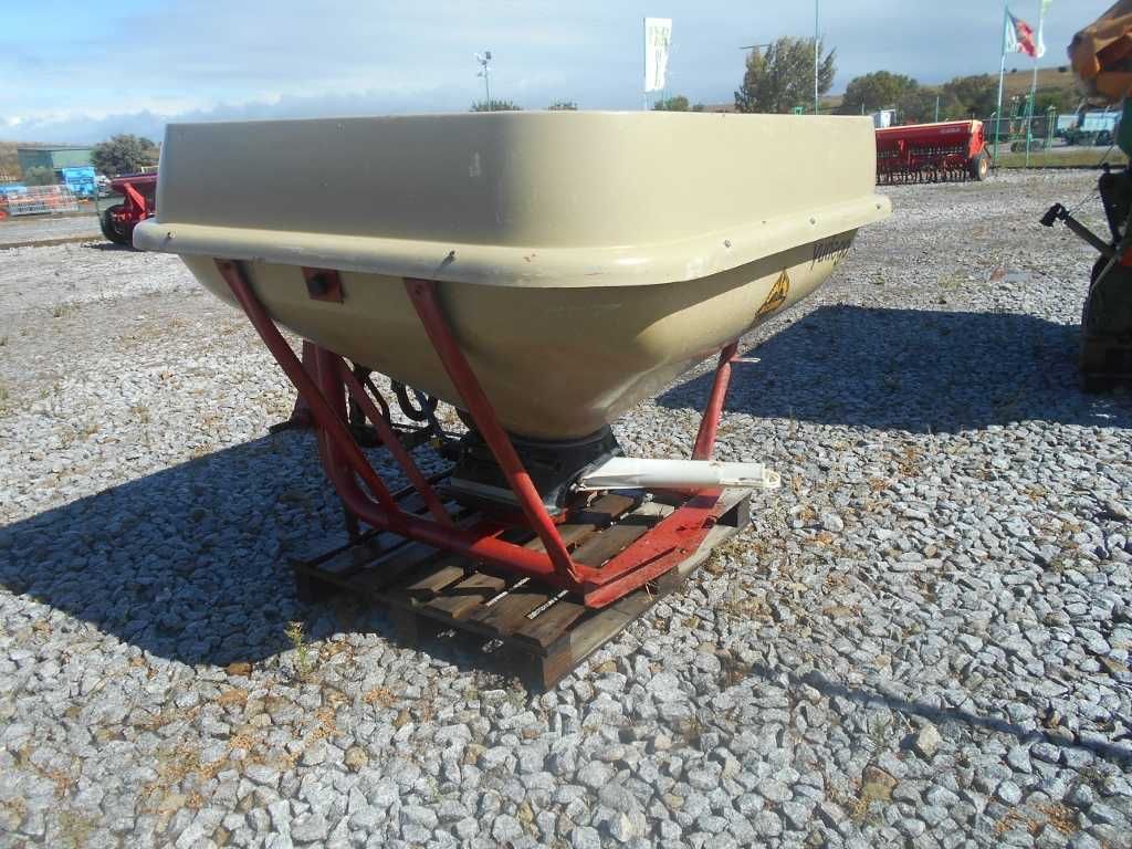 Espalhador de adubo aguirre 1.400L