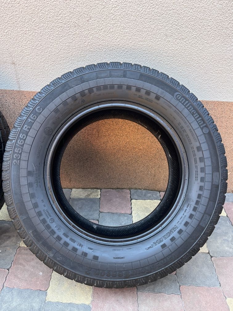 Зимові шини Continental VancoFourSeason2 235/65R16C