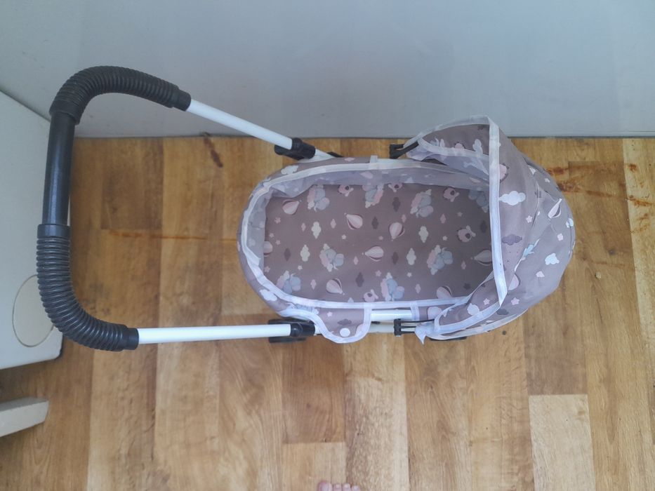 Коляска для кукол