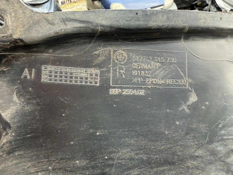 BMW G20 підкрилок переднього крила, правий передній