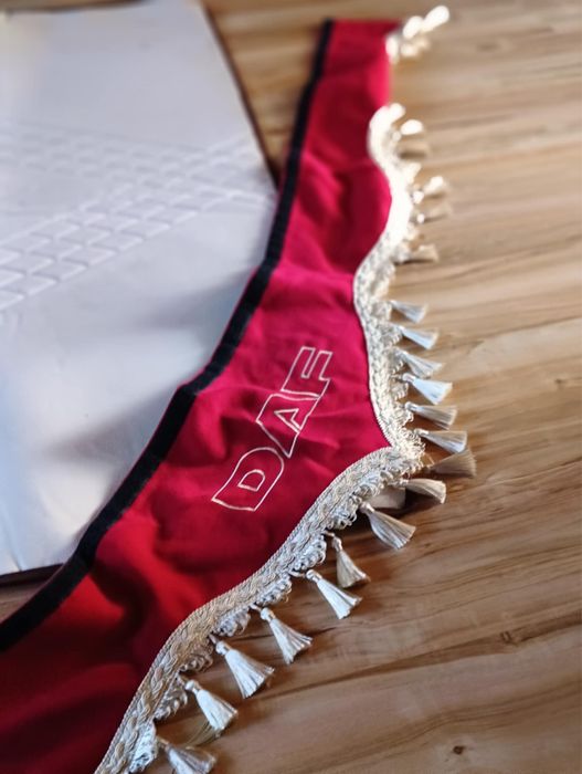 Poprzeczka ozdobna firana falbana na przednią szybę DAF