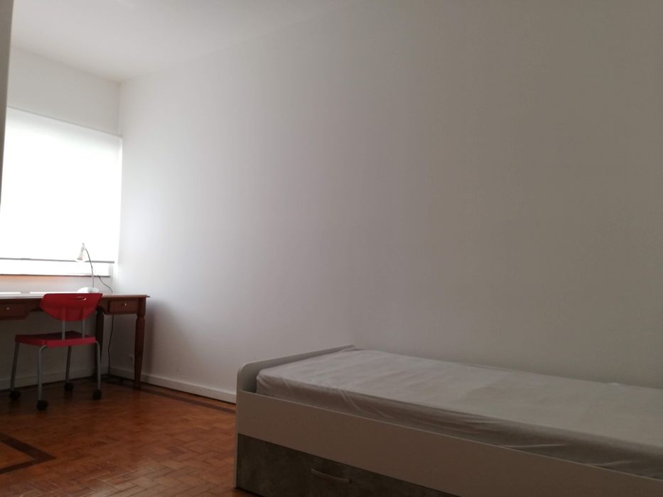Quarto junto Fac Economia,ES Enfermagem e Polo 3 UC