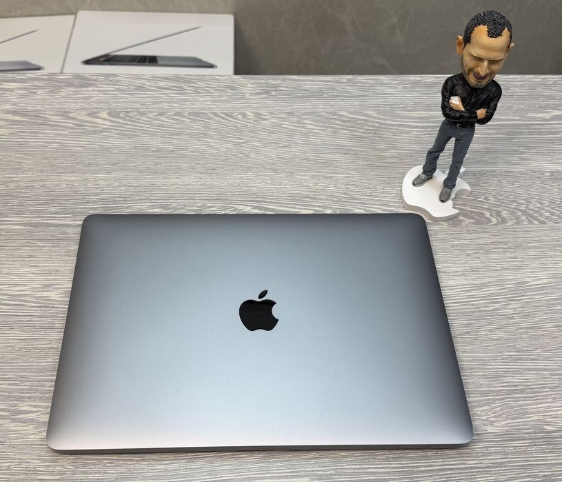 MacBook Air 13  M1 / RAM 8 / SSD 256 GB / Space Grey / 2020