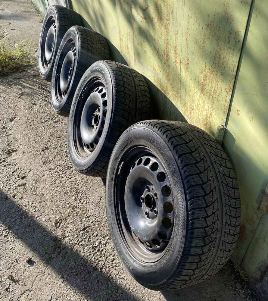 Резина зима (або на докат) 225/55 R16