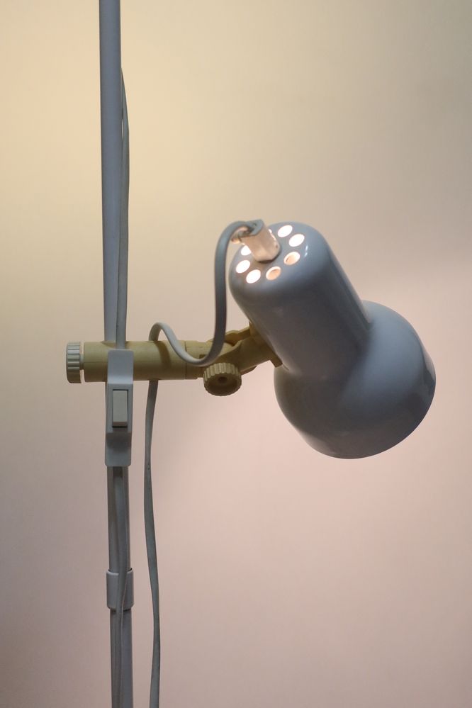 Biała duńska lampa podłogowa 1970 vintage retro stojąca