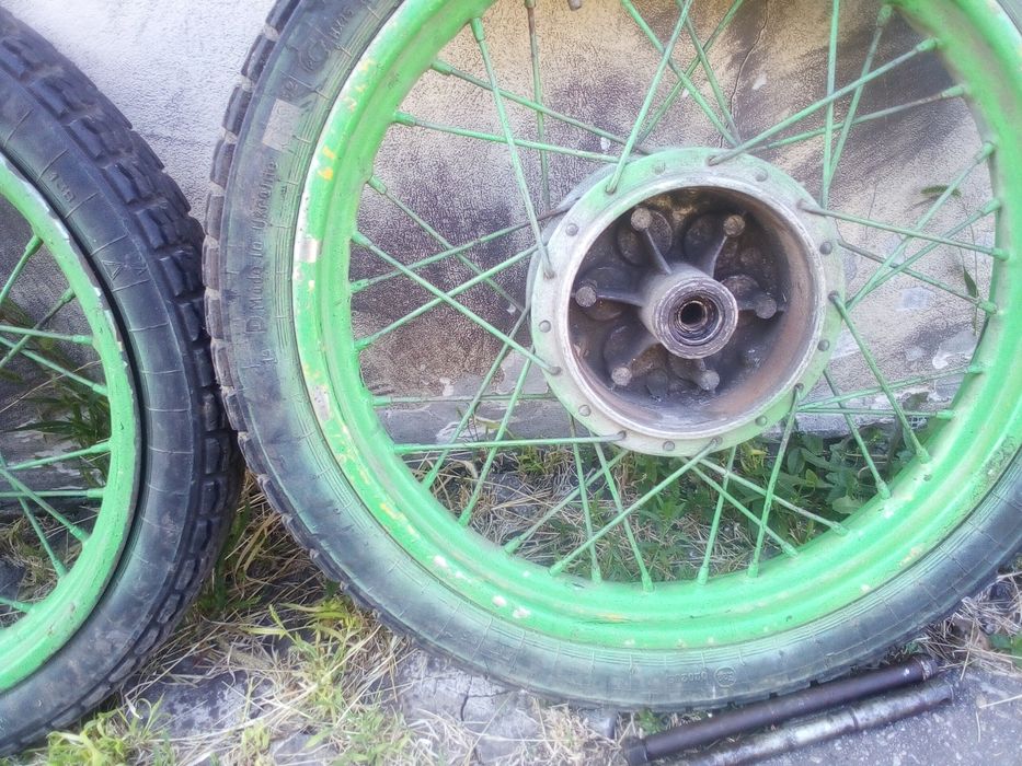 Колеса на мотоцикл