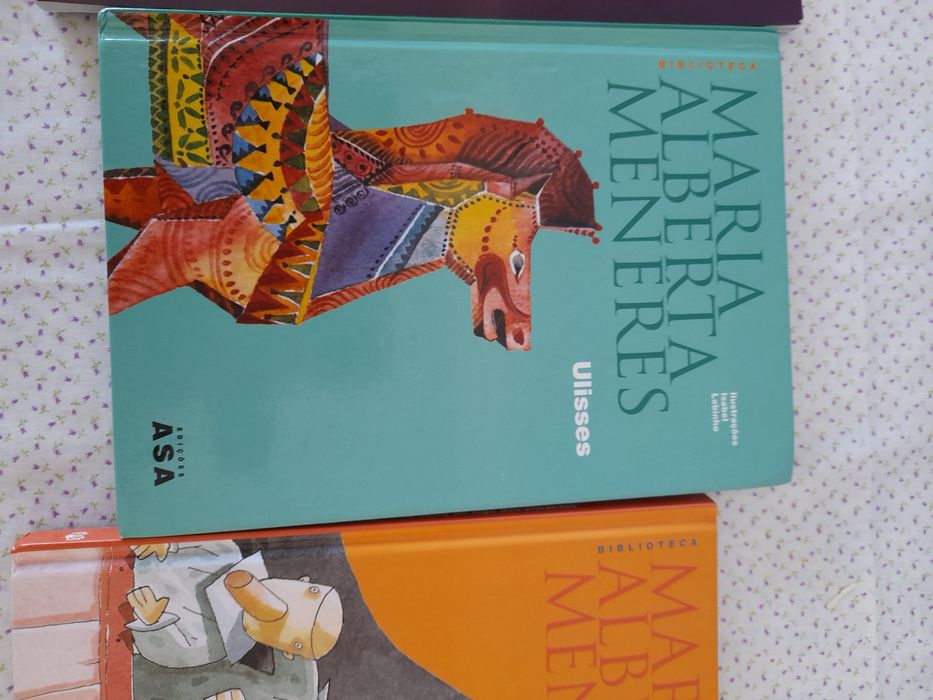 Livros novos 2 euros cada.