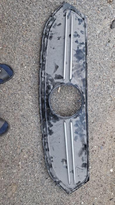 Передня решітка на мерседес