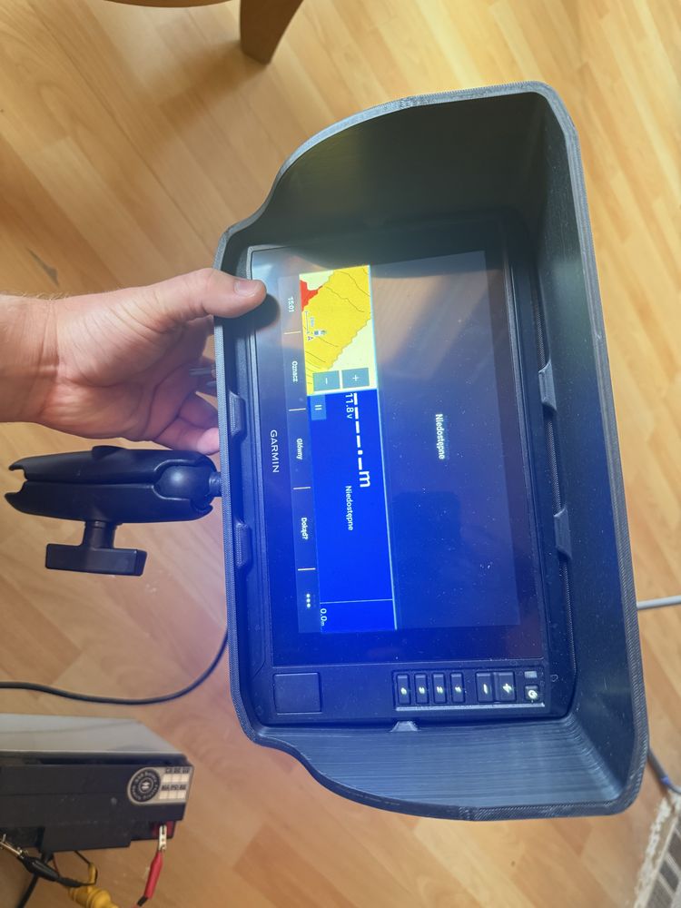 Osłona na Echo Garmin Echomap UHD2 92SV