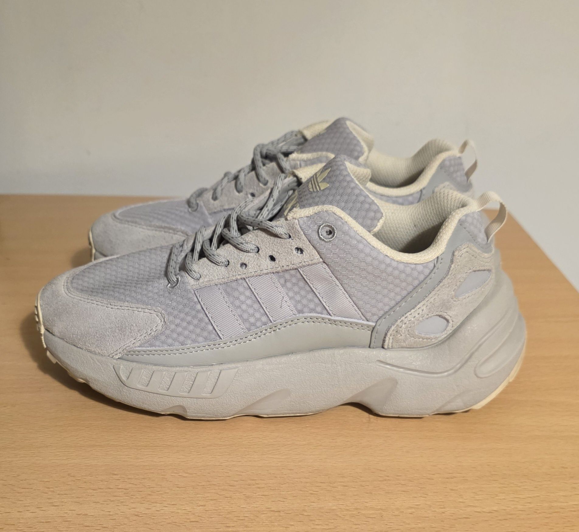 Sapatilhas Adidas ZX22 Cinzentas