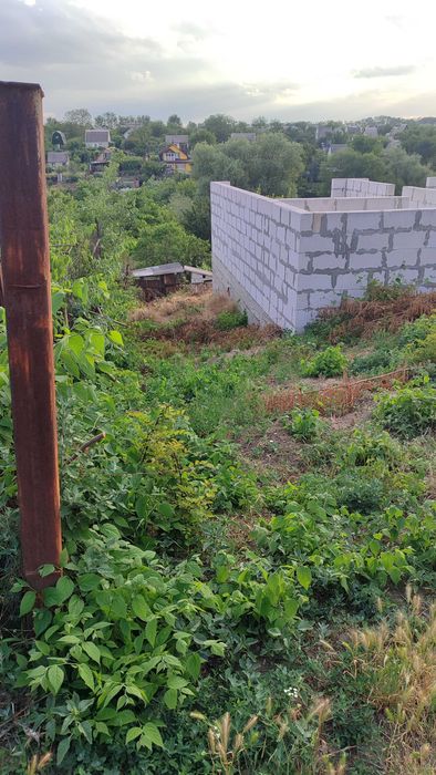 Недобудова - дім 92 м.кв на ділянці 4,5 соток