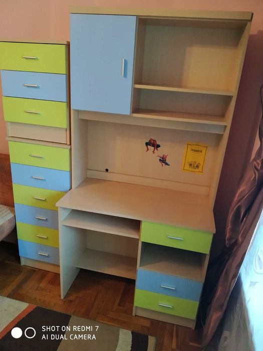Дитячий письмовий стіл з двома тумбочками, Дитяче ліжко, Дитяча шафа