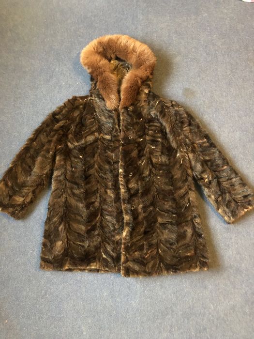 Futro z norek naturalne krótkie jak nowe z kapturem