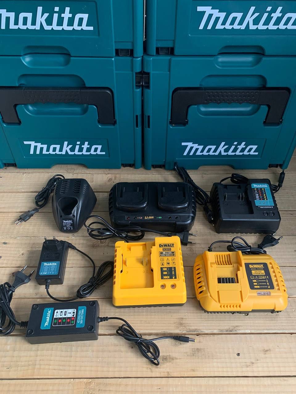 Зарядные устройства для  Makita, Dewalt