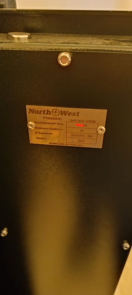Cofre Northwest em excelente estado