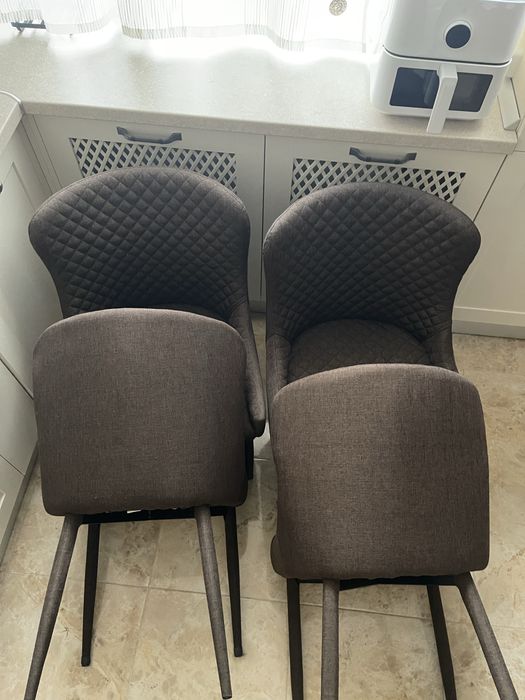 Стільці - крісла обідні, для вітальні. коричневого кольору