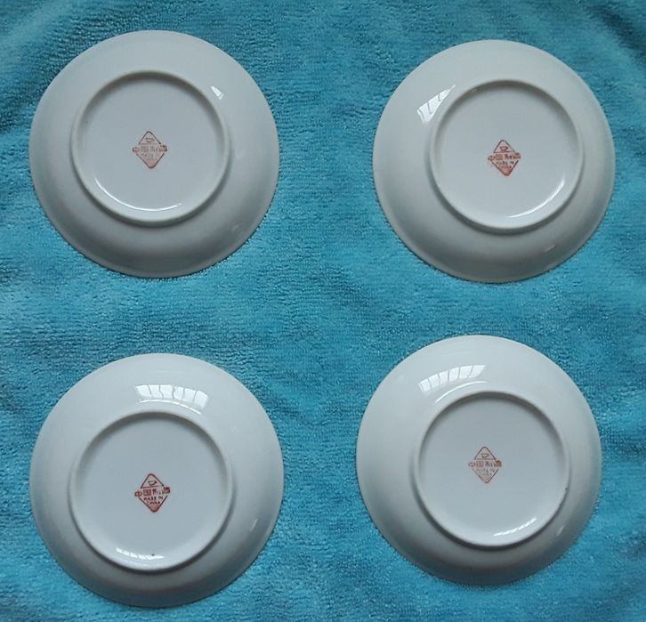 Conjunto 4 chávenas de café + pires, made in China