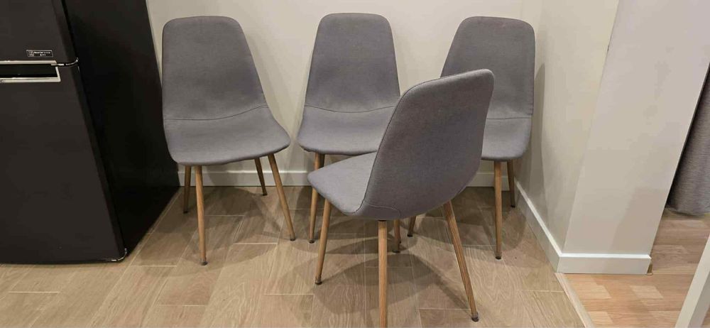 Stół+Cztery krzesła