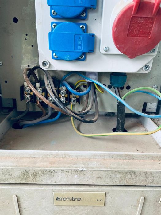 Erbetka, RB, Prąd budowlany, skrzynka elektryczna