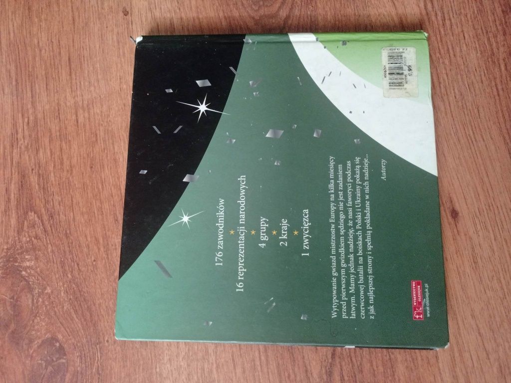 4 Książki o piłce nożnej .