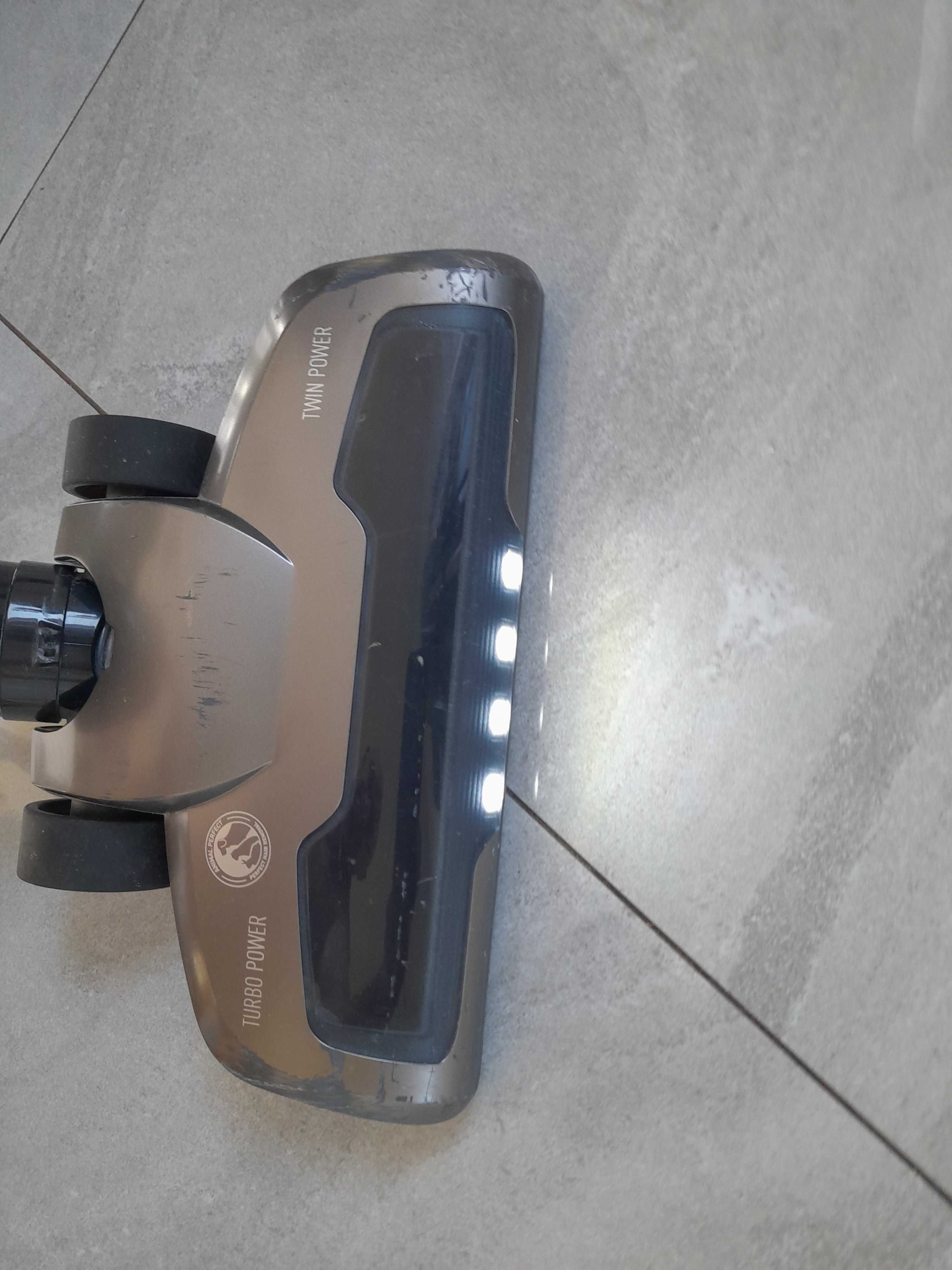 Grundig VCH9832 Odkurzacz Akumulatorowy pionowy 2w1