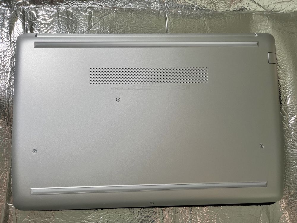 Laptop HP 15-db1032nw w idealnym stanie z  Windows 10