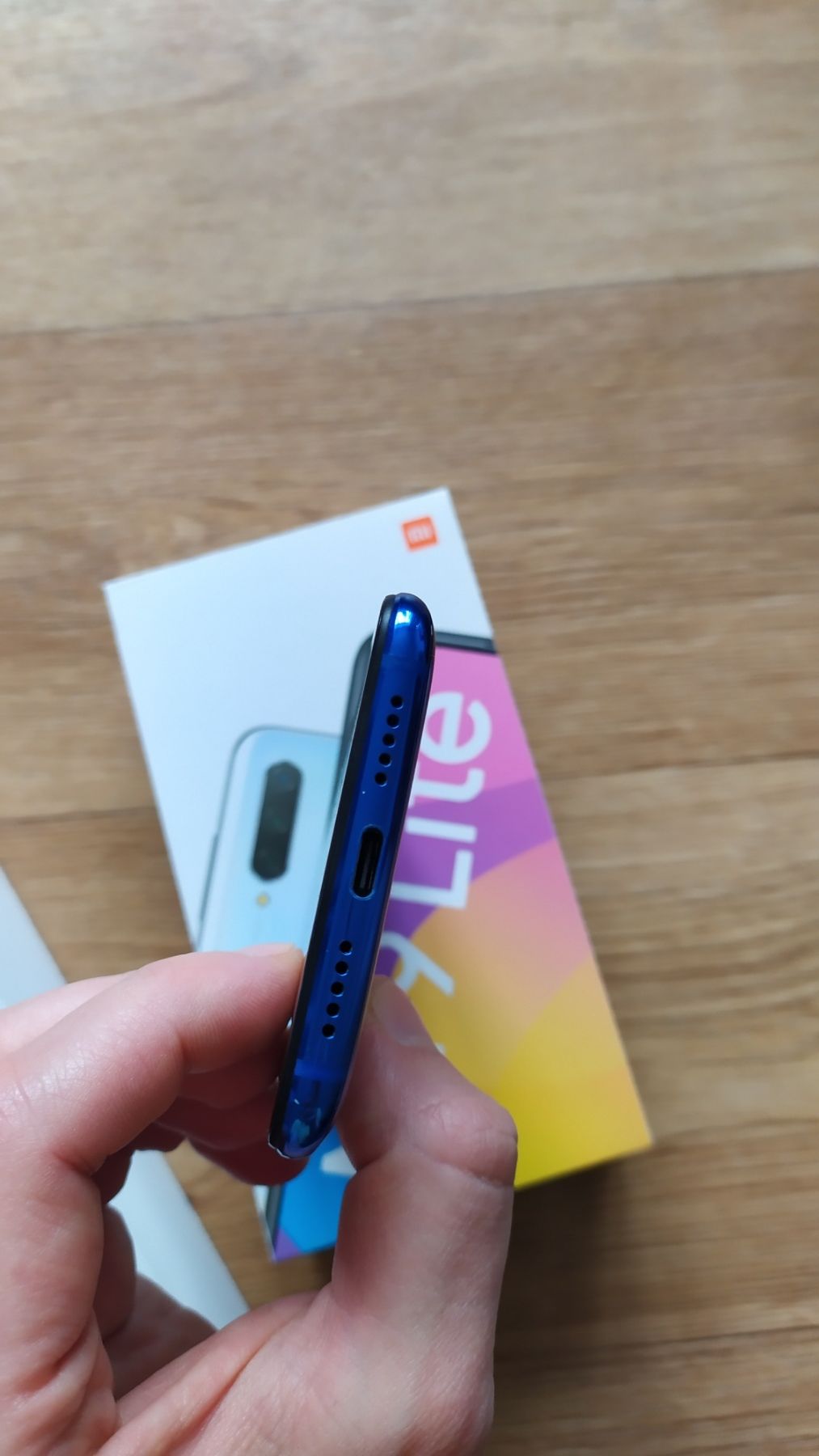 Xiaomi mi 9 lite 6/64 NFC (нова батарея)
