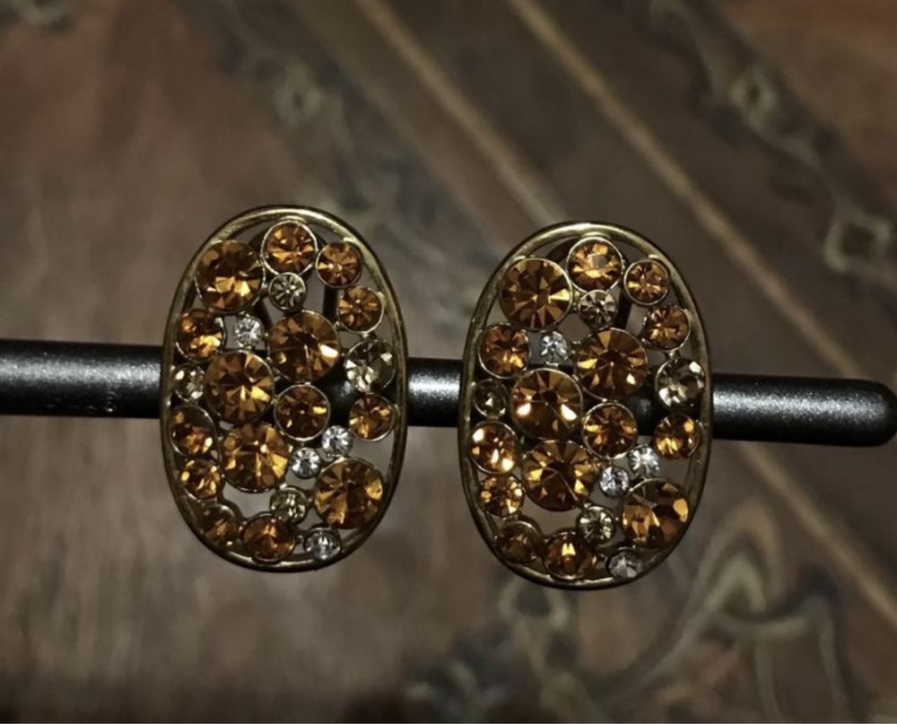 Серьги с камнями