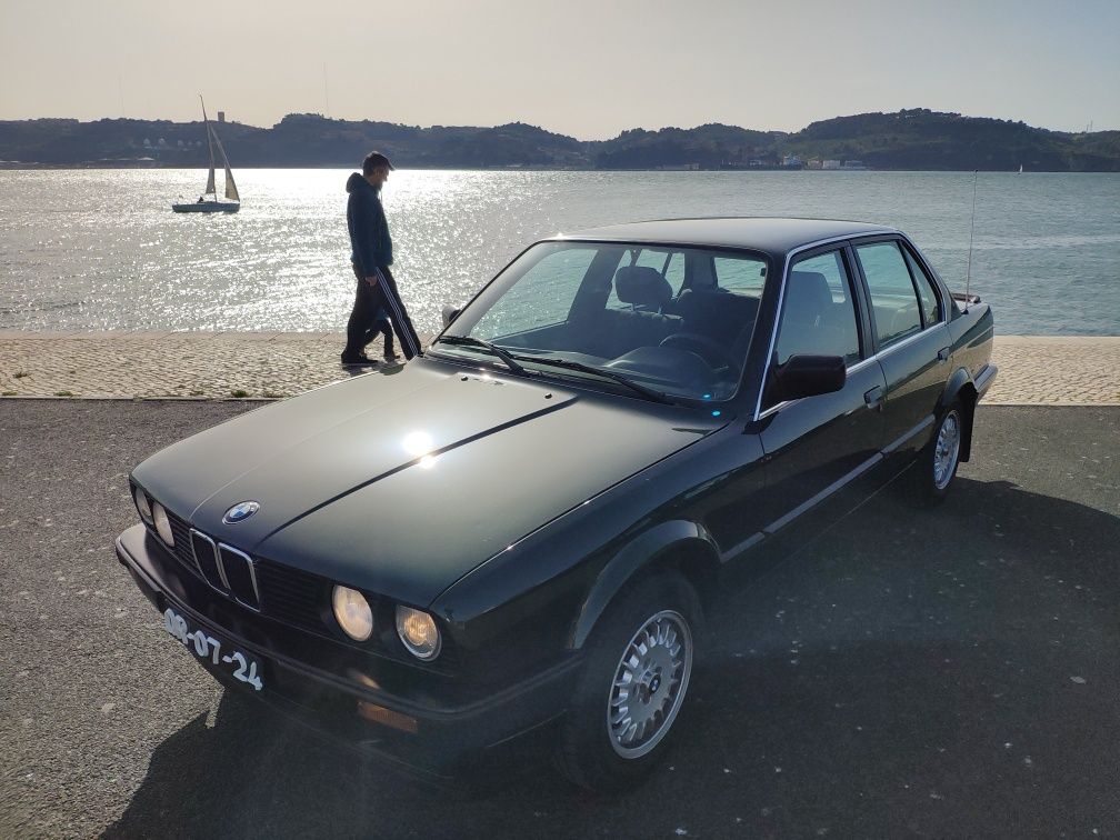 BMW E30 só 36.400kms