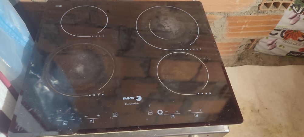 Forno elétrico e placa eletrónica