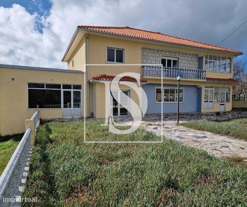 Venda de Moradia T4 independente em S. João da Corveira, Valpaços