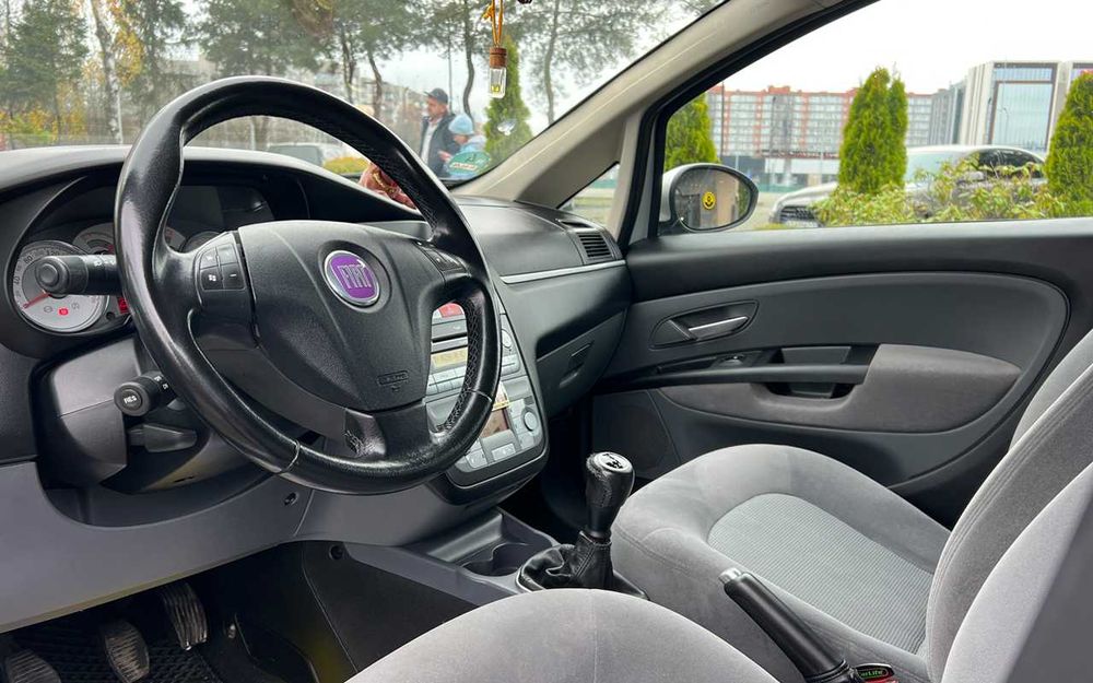 Fiat Linea 2009 рік