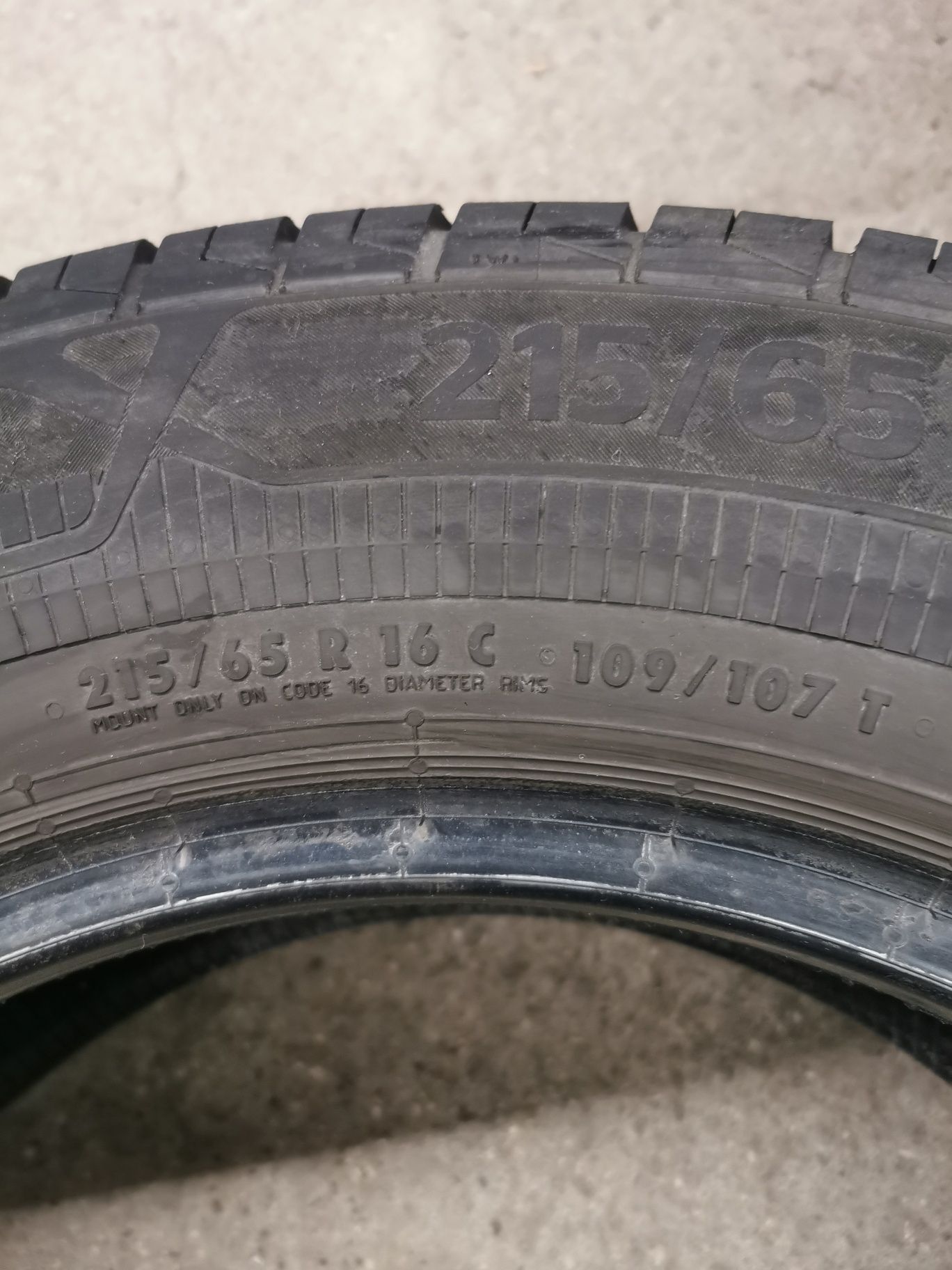 Para opon 215/65R16c Continental VanContact Eco