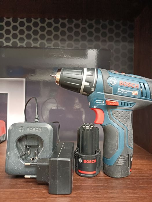 Wkrętarka Bosch Gsr 12v-15 dwie baterie, ładowarka