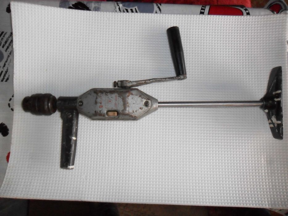 Дрель  ДР-10А механическая двухскоростная тех времен