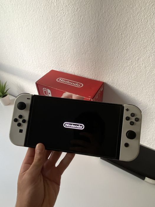 Nintendo Switch OLED - Excelente Estado