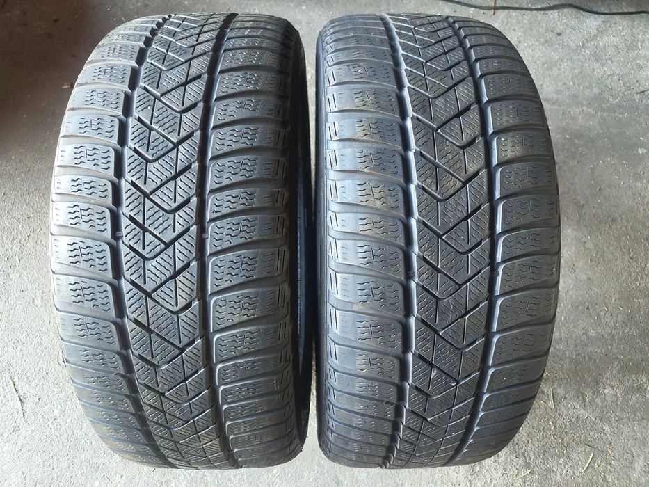 Opony zimowe uzywane 235 45 R18 Pirelli 2022 rok 2 sztuki z26
