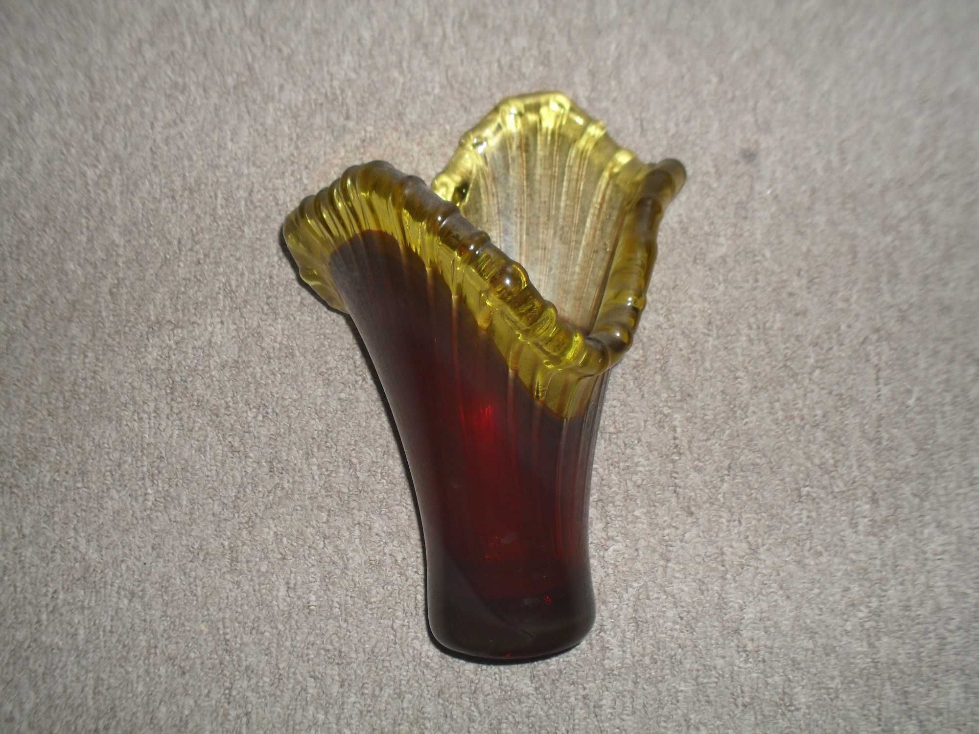Stary szklany wazon - dwukolorowy - asymetryczna forma cena ost