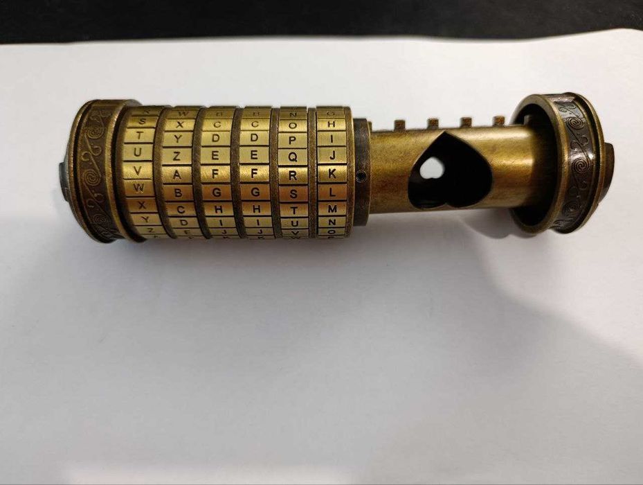 Криптекс "Код Да Винчи" (6 колец латинские буквы)