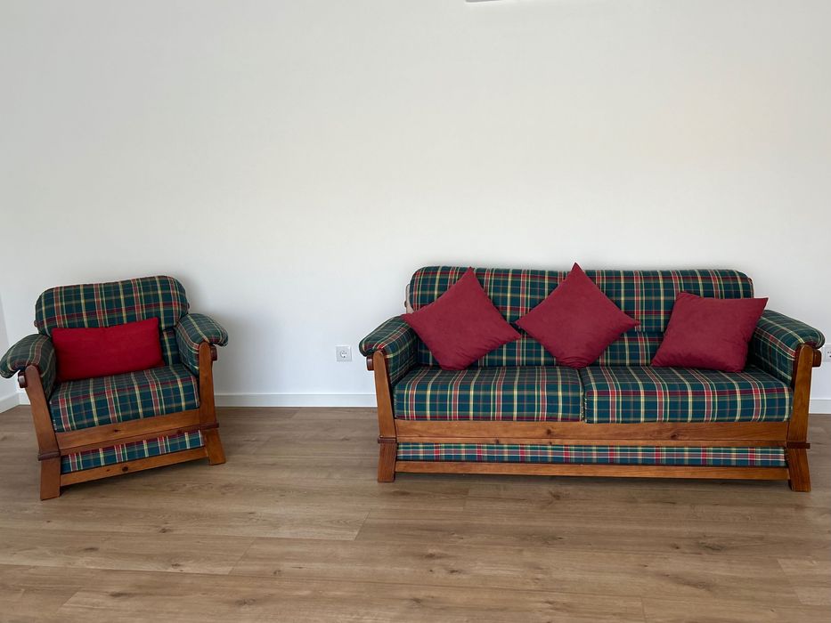 Sofá de 3 lugares + 1 caldeirão – Em ótimo estado