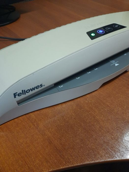 Ламінатор Fellowes А3 формату (+A4, A5 і менші формати)