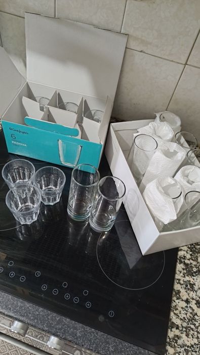 18 copos novos de bebida