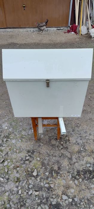 Skrzynia zewnętrzna do przyczepy kempingowej