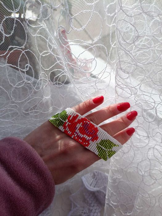 Вироби з бісеру та натурального каменю