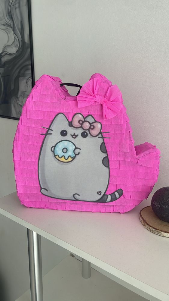 Piniata pusheen